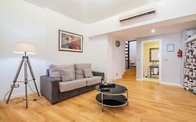 Cayres Suites Carmo